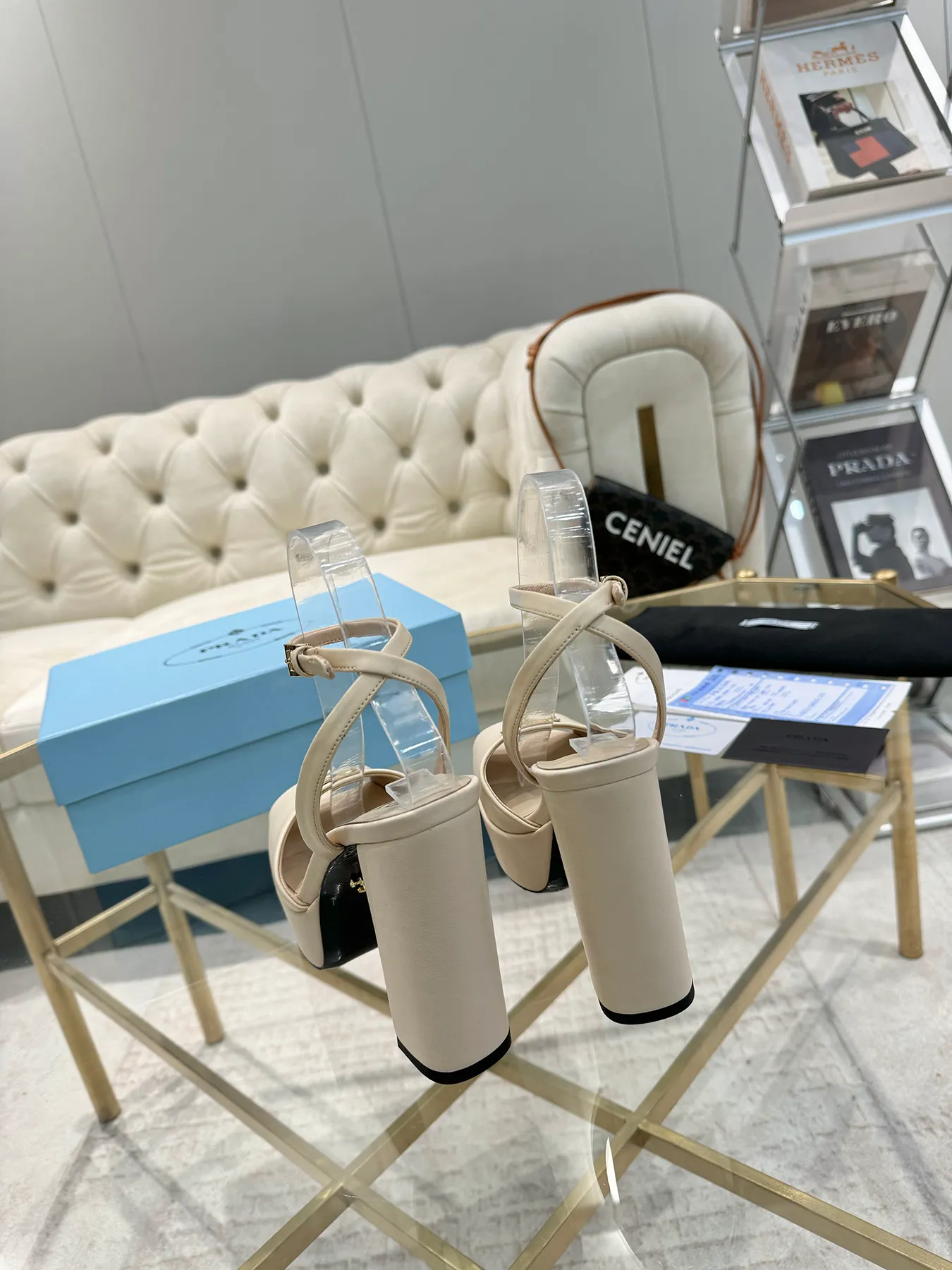 👟👟Ex-factory price 600👟👟 (imitation leather bottom-20) New arrival 👉Ready stock👈Remove the original board and make a 1:1 replica‼ ️The highest version ✅ Prada's early spring catwalk hot style 😘The latest spring style Thick heel square toe water platform series (genuine leather outsole) (simulated leather sole) A must-have for goddesses The upper and the feet are super beautiful 👉The upper is made of imported original calfskin, soft and textured, lining + foot pads, imported sheepskin lining, breathable and comfortable, private model water platform, heel, water platform 4M, heel height 13M Code number 35M-39M (34 40 41 42 customized, non-refundable and non-exchangeable)